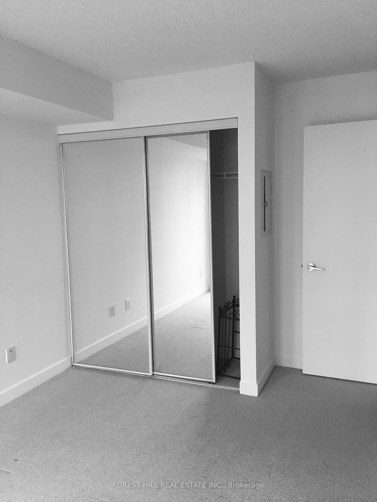 Condo Apartment at 1311- 33 Bay Street, Toronto, ON - Photo 6 - RE/MAX Garden City Realty