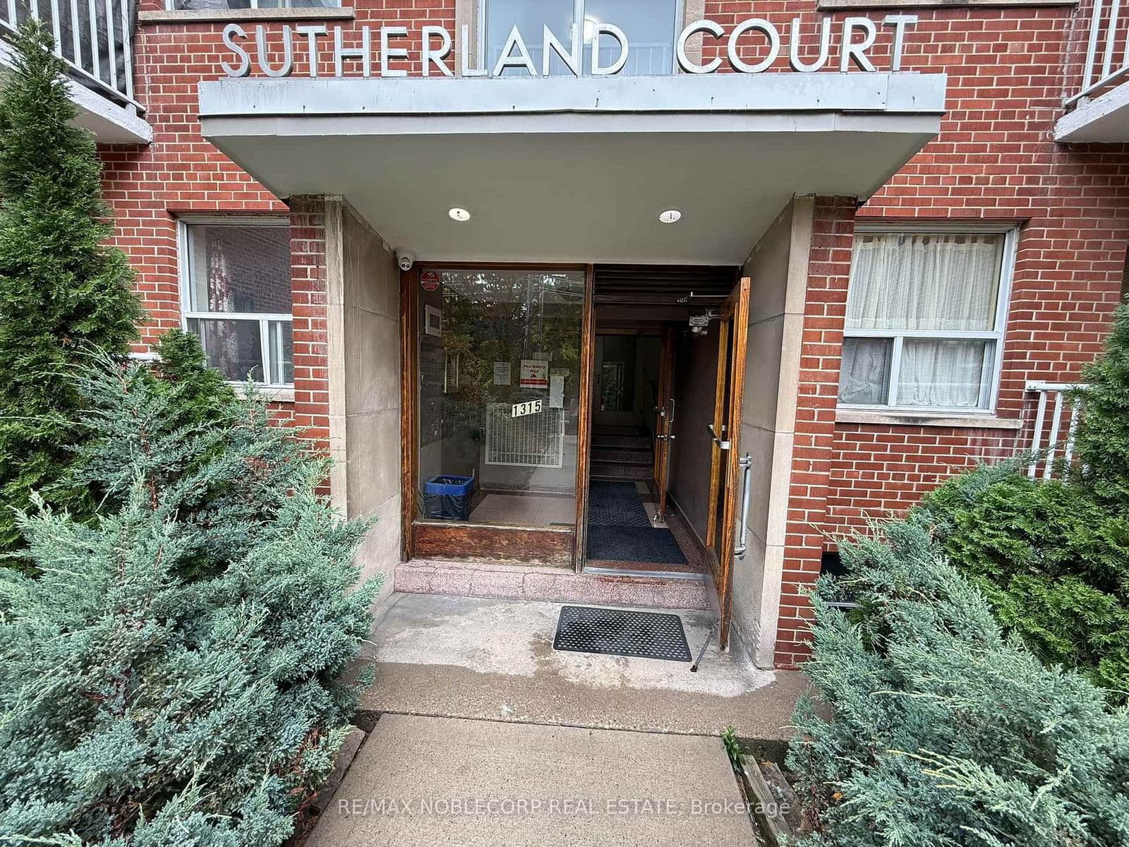 Multiplex at 212- 1315 Bayview Avenue, Toronto, ON - Photo 2 - RE/MAX Garden City Realty