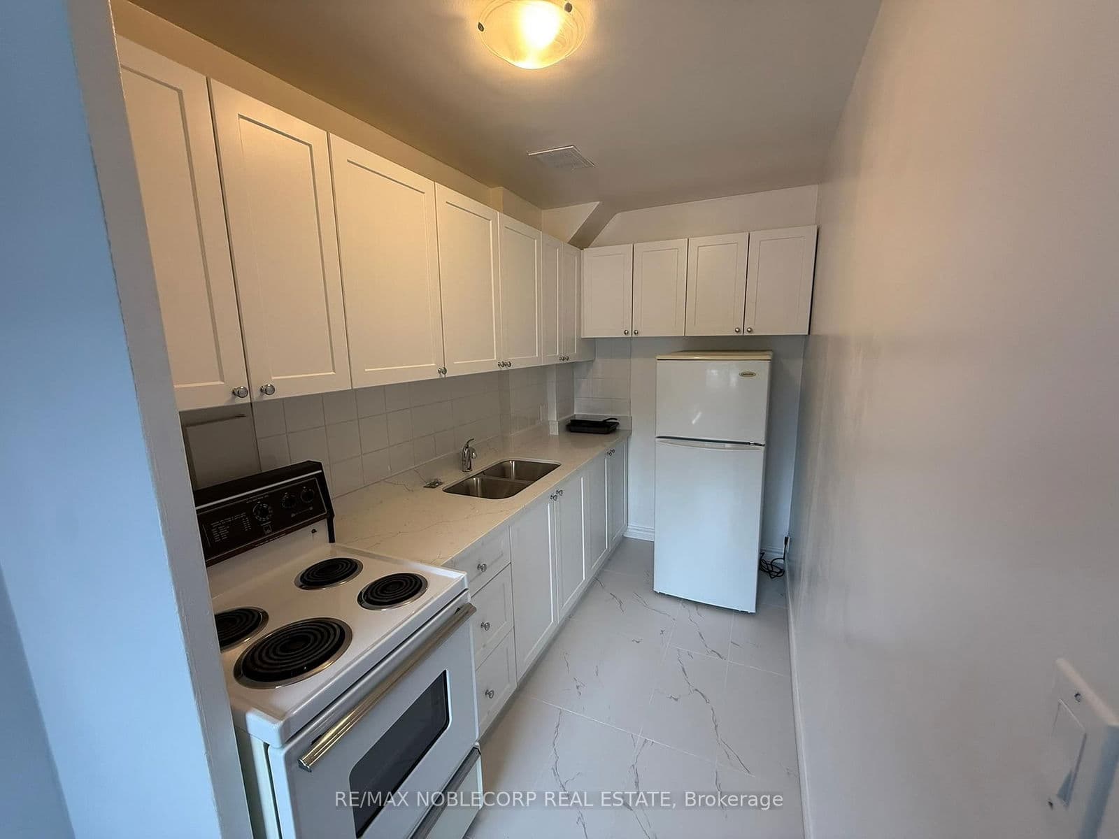 Multiplex at 212- 1315 Bayview Avenue, Toronto, ON - Photo 7 - RE/MAX Garden City Realty