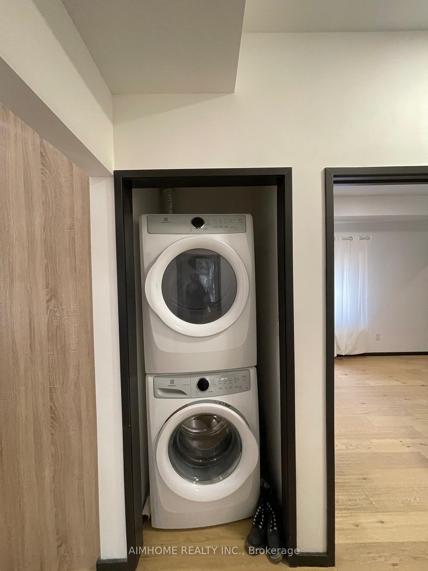 Multiplex at Unit B- 189 Churchill Avenue, Toronto, ON - Photo 8 - RE/MAX Garden City Realty