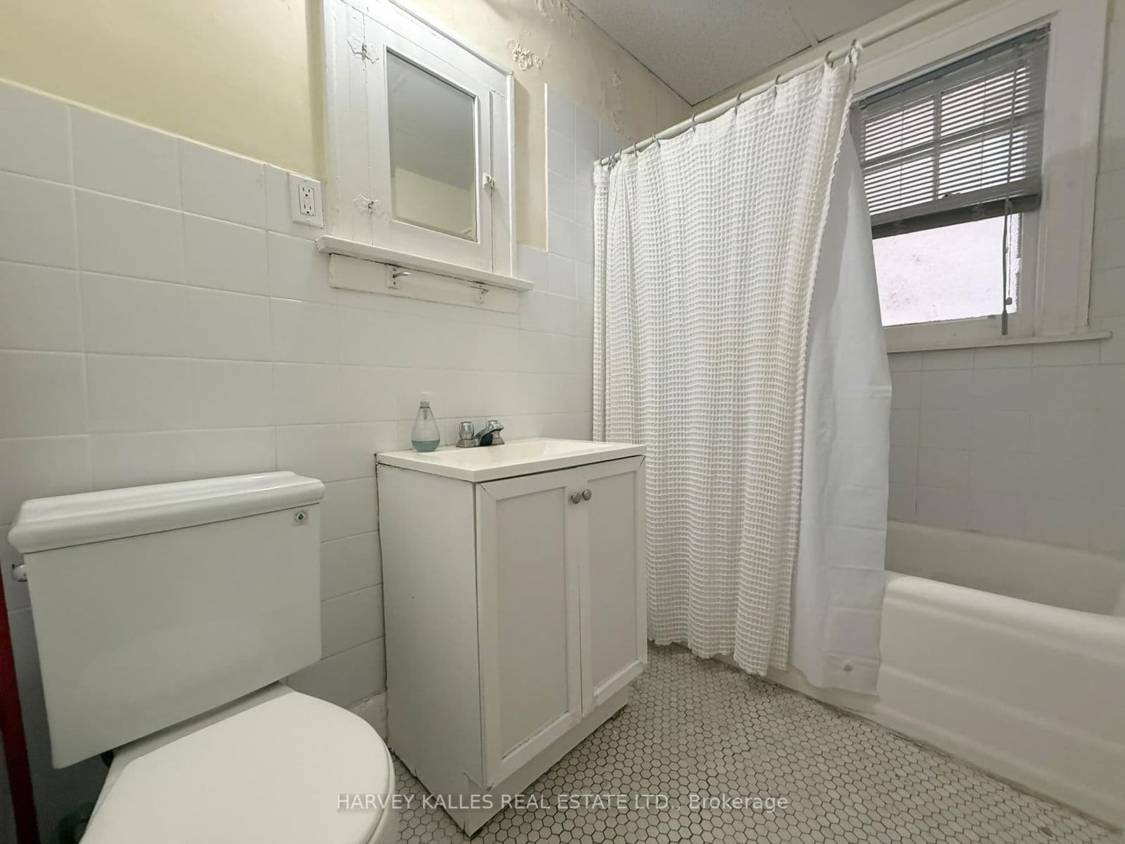 Multiplex at 1131 Avenue Road, Toronto, ON - Photo 11 - RE/MAX Garden City Realty