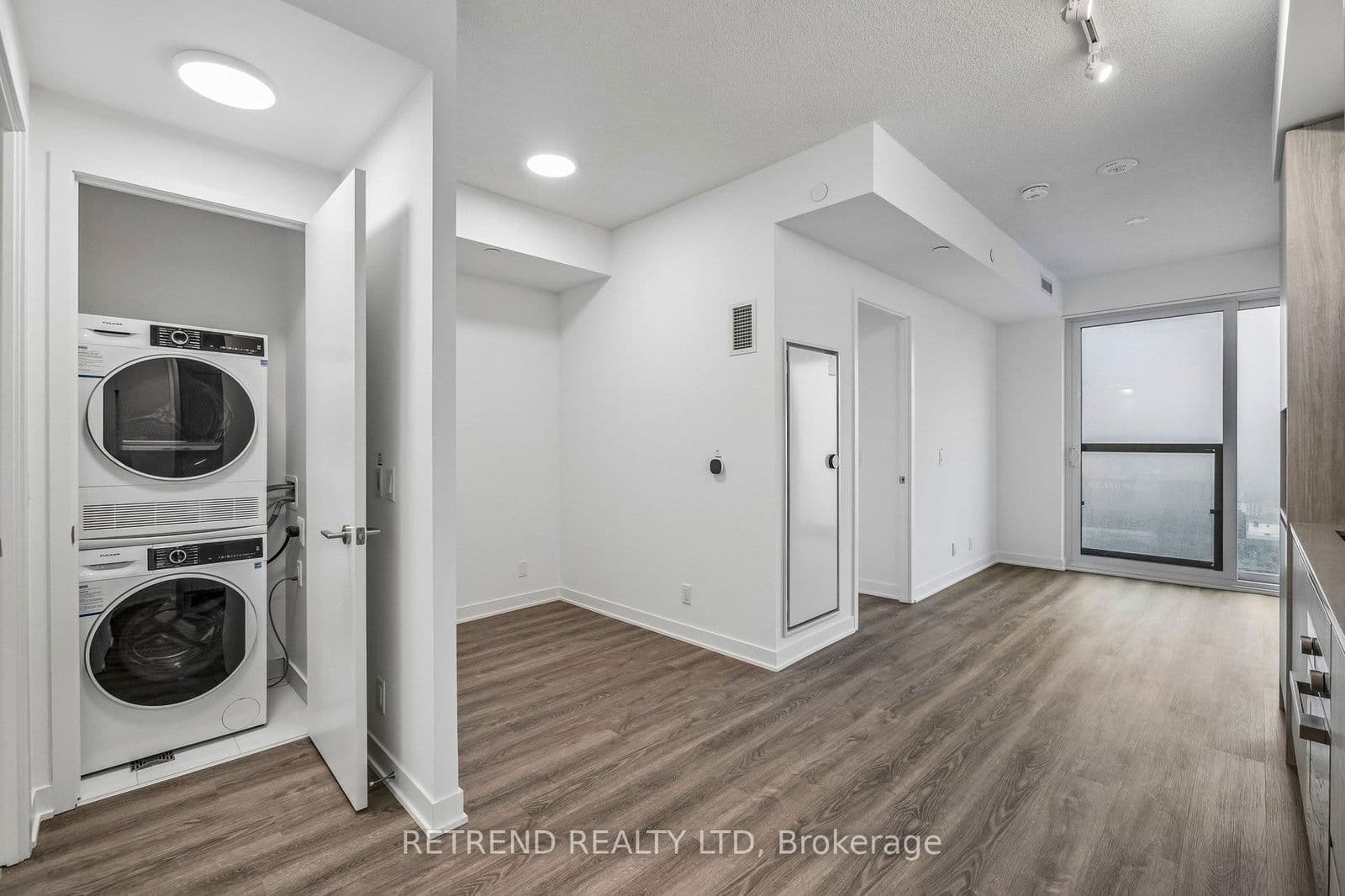 Condo Apartment at 3705- 180 Front Street, Toronto, ON - Photo 4 - RE/MAX Garden City Realty