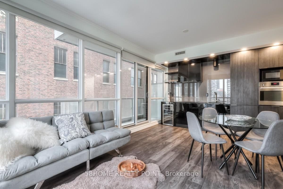 Condo Apartment at 1506- 70 Temperance Street, Toronto, ON - Photo 4 - RE/MAX Garden City Realty