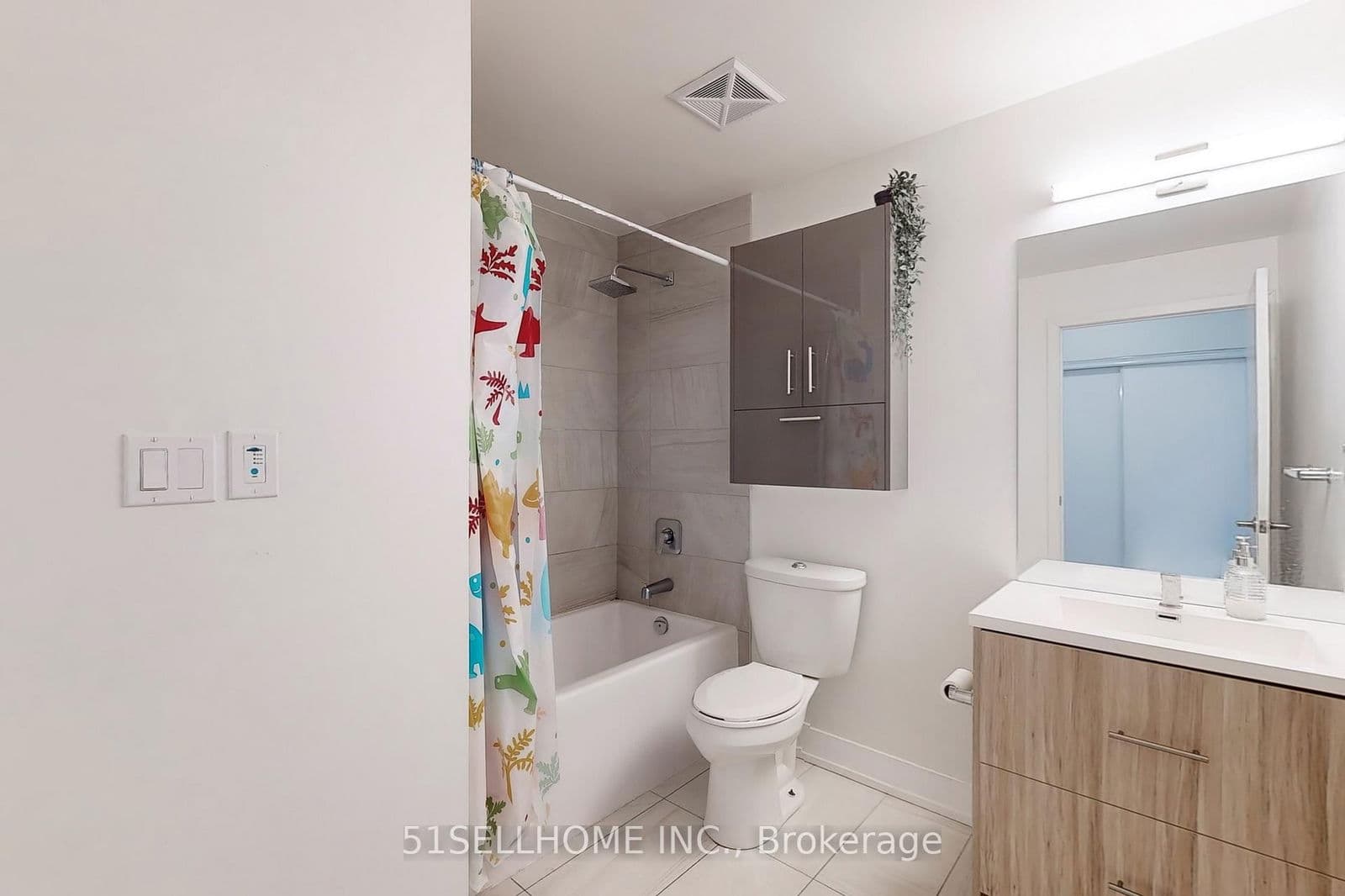 Condo Apartment at 1005- 180 Fairview Mall Drive, Toronto, ON - Photo 25 - RE/MAX Garden City Realty