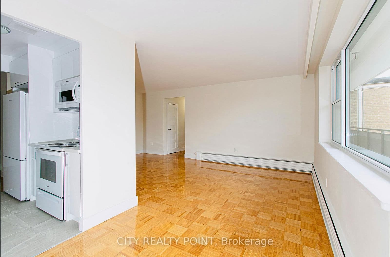 Condo Apartment at 210- 2 Grandstand Place, Toronto, ON - Photo 3 - RE/MAX Garden City Realty