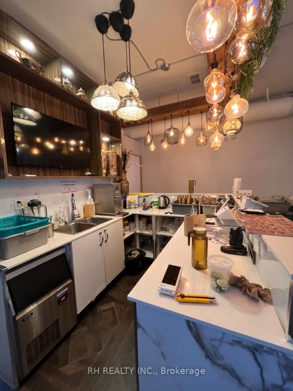 Sale Of Business at 237 Augusta Avenue, Toronto, ON - Photo 12 - RE/MAX Garden City Realty