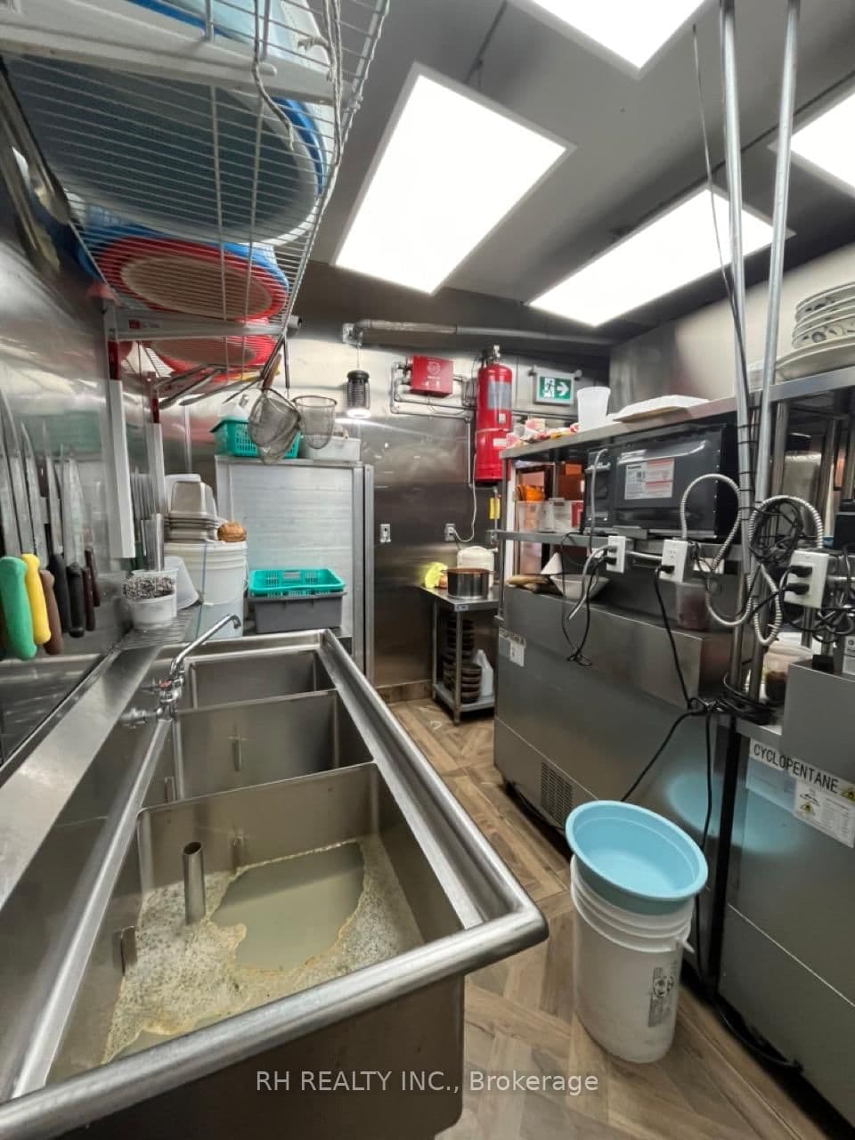 Sale Of Business at 237 Augusta Avenue, Toronto, ON - Photo 14 - RE/MAX Garden City Realty