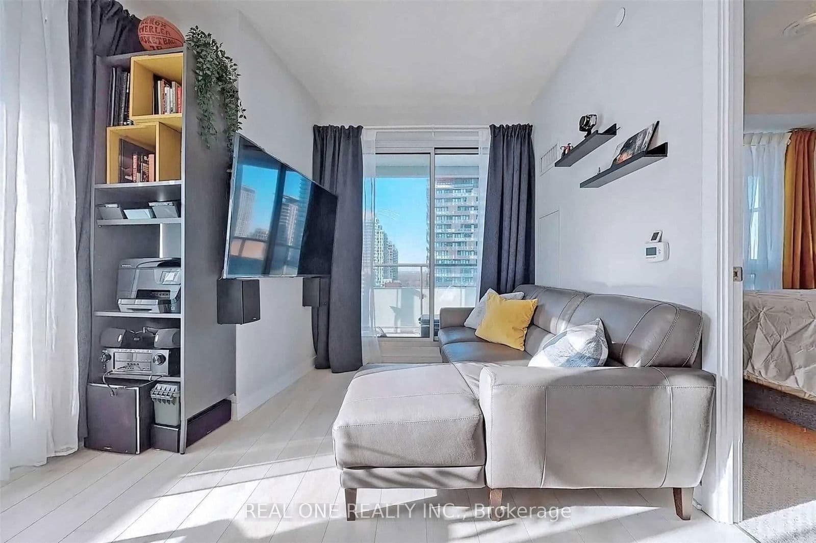 Condo Apartment at 1709- 2221 Yonge Street, Toronto, ON - Photo 10 - RE/MAX Garden City Realty