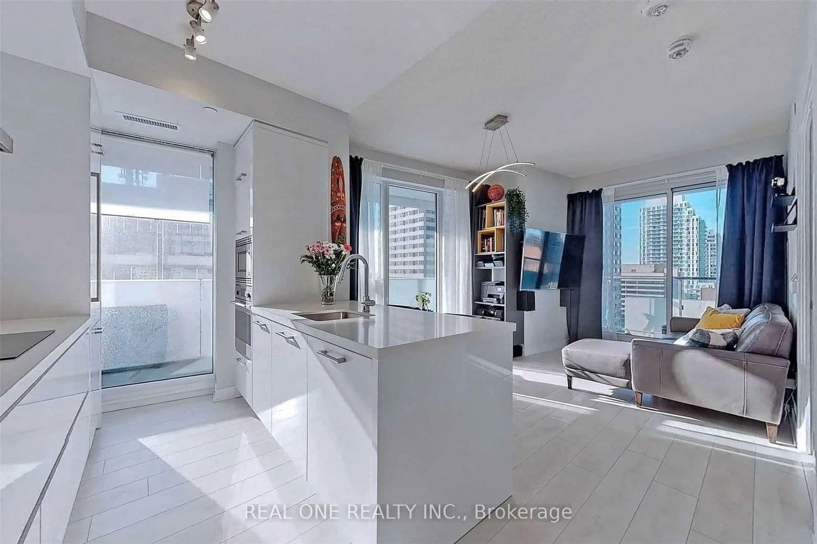 Condo Apartment at 1709- 2221 Yonge Street, Toronto, ON - Photo 13 - RE/MAX Garden City Realty