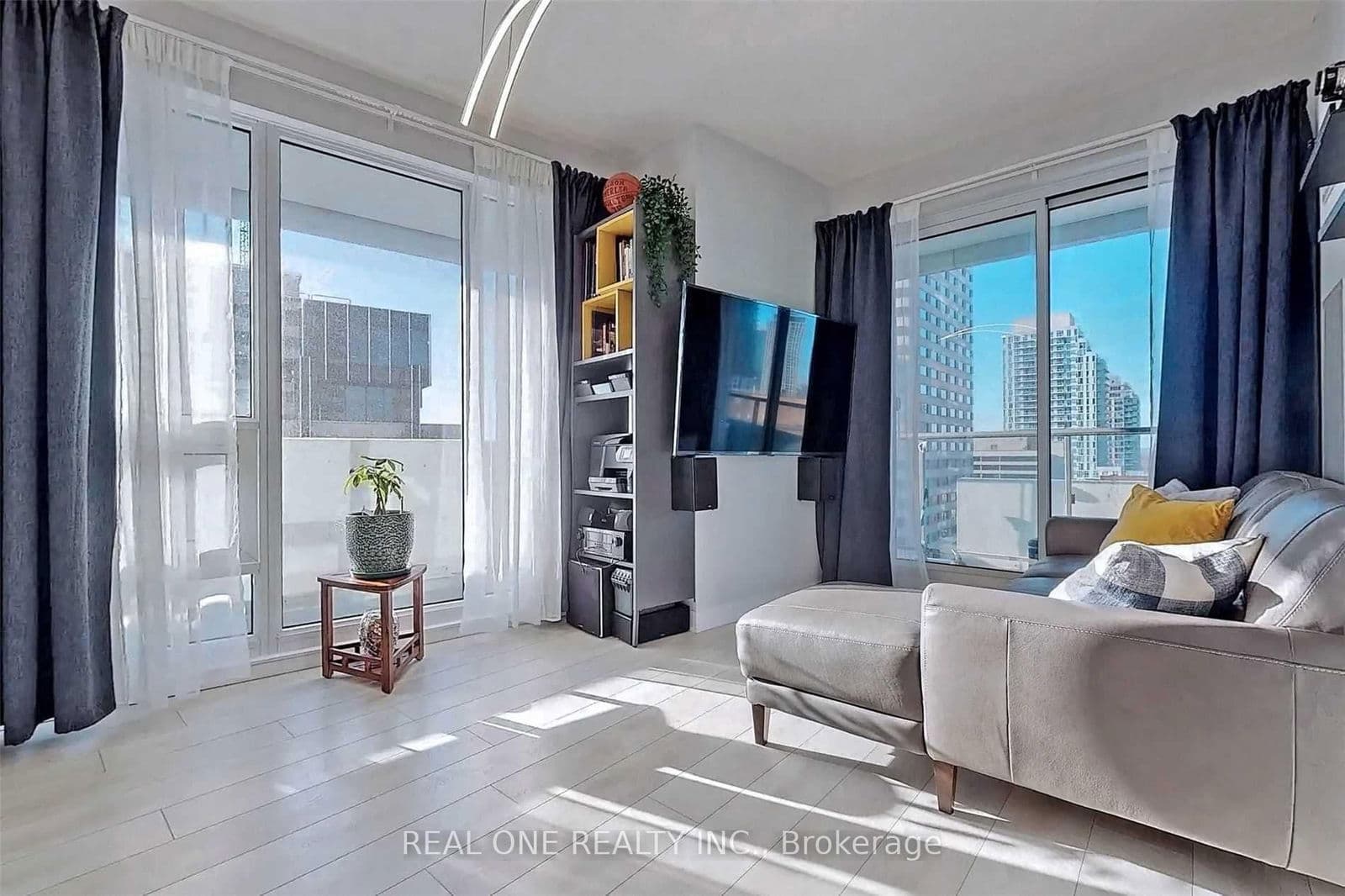 Condo Apartment at 1709- 2221 Yonge Street, Toronto, ON - Photo 8 - RE/MAX Garden City Realty