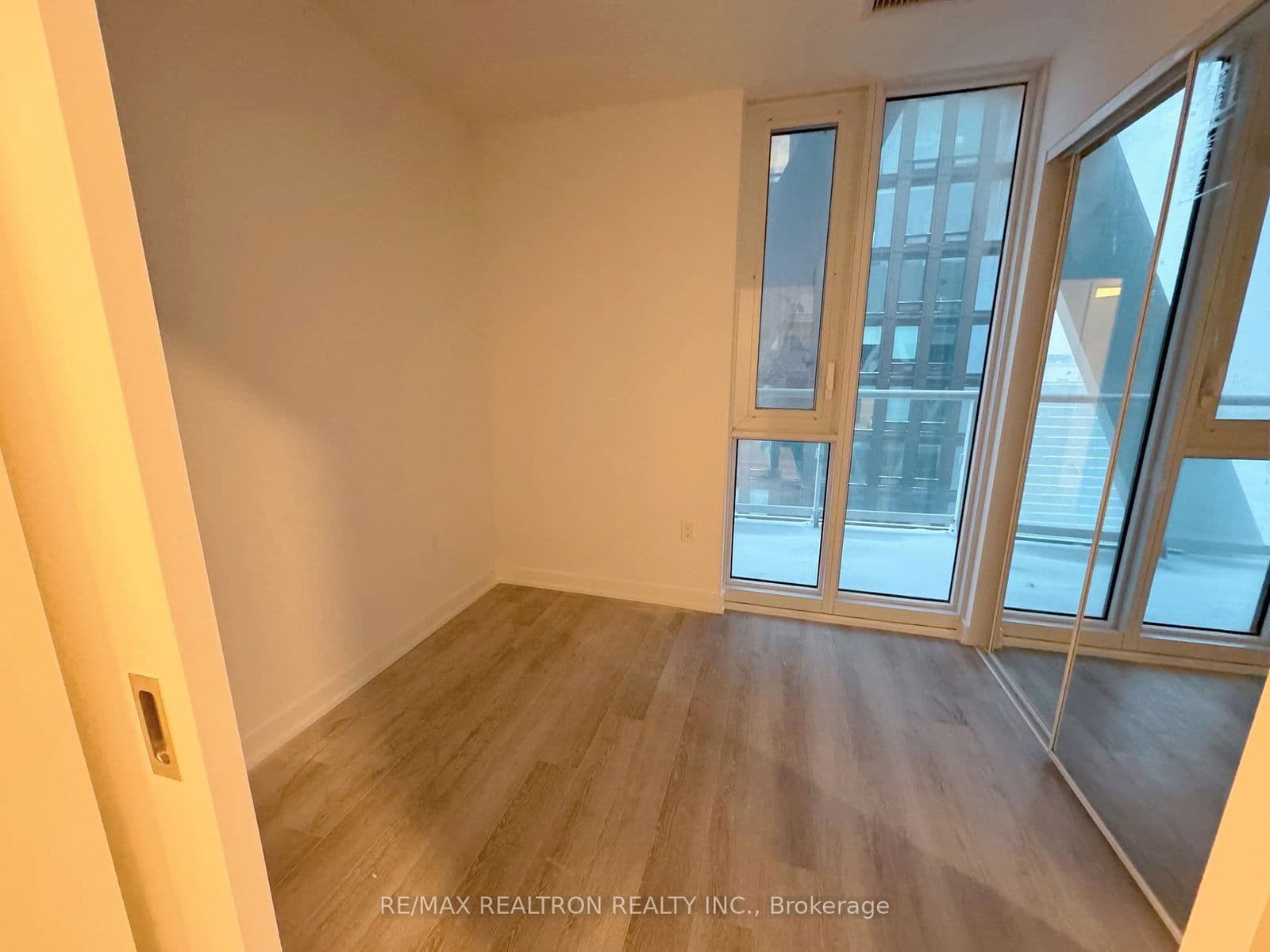 Condo Apartment at 3517- 230 Simcoe Street, Toronto, ON - Photo 8 - RE/MAX Garden City Realty