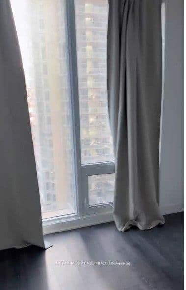 Condo Apartment at 1605- 115 Blue Jays Way, Toronto, ON - Photo 4 - RE/MAX Garden City Realty