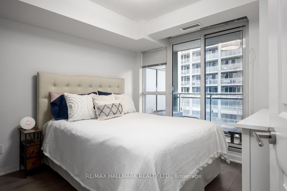 Condo Apartment at 1043- 38 Grand Magazine Street, Toronto, ON - Photo 11 - RE/MAX Garden City Realty