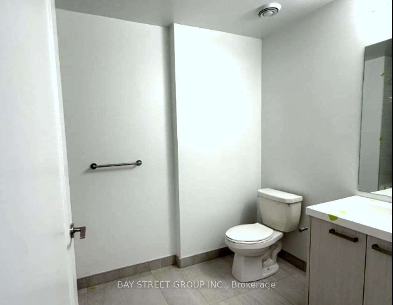 Common Element Condo at 2501- 20 Soudan Avenue, Toronto, ON - Photo 11 - RE/MAX Garden City Realty