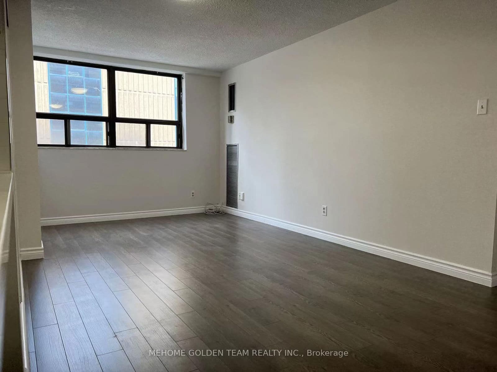 Condo Apartment at 621- 80 St Patrick Street, Toronto, ON - Photo 3 - RE/MAX Garden City Realty