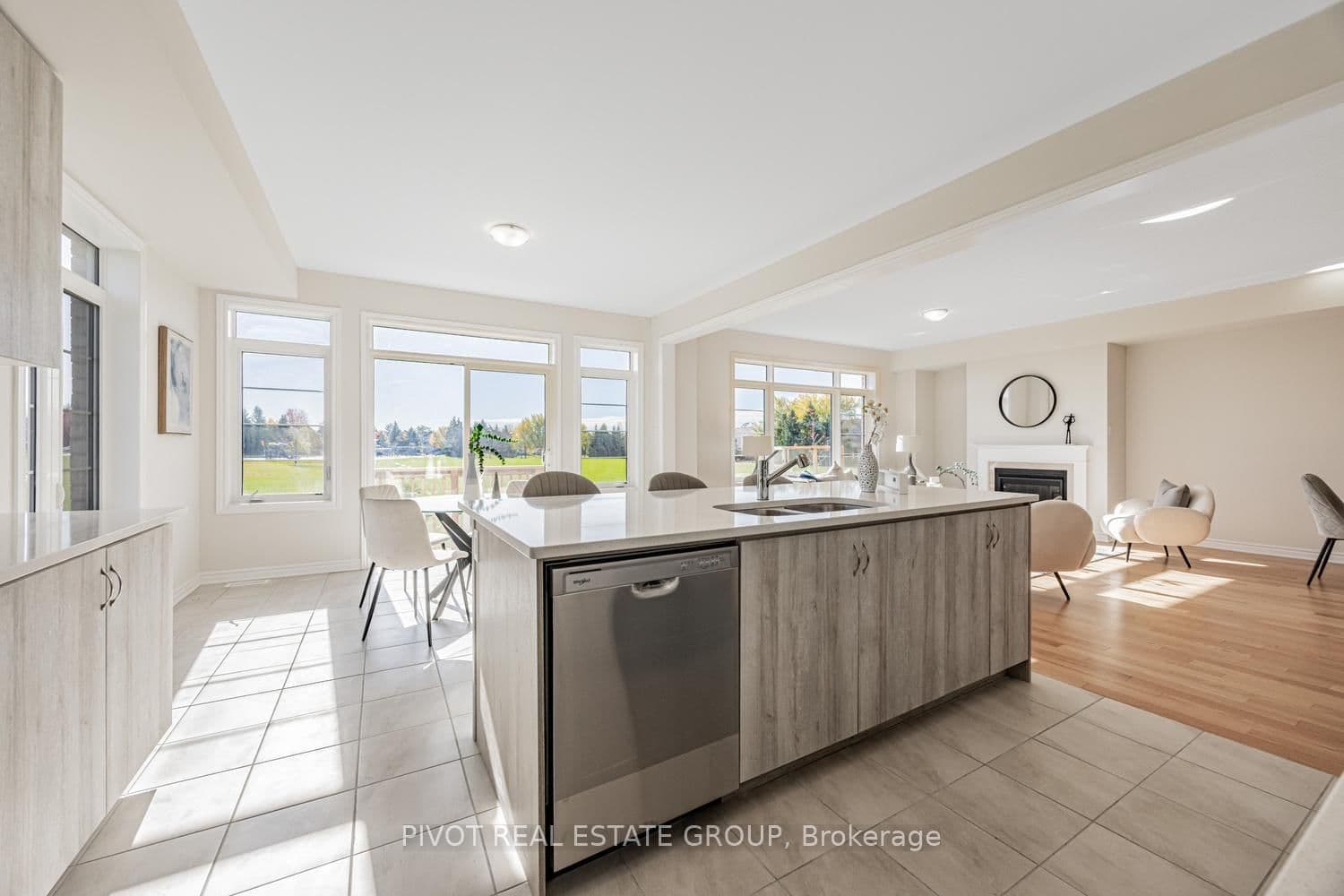 Detached at 32 Waterfront Crescent, Whitby, ON - Photo 10 - RE/MAX Garden City Realty