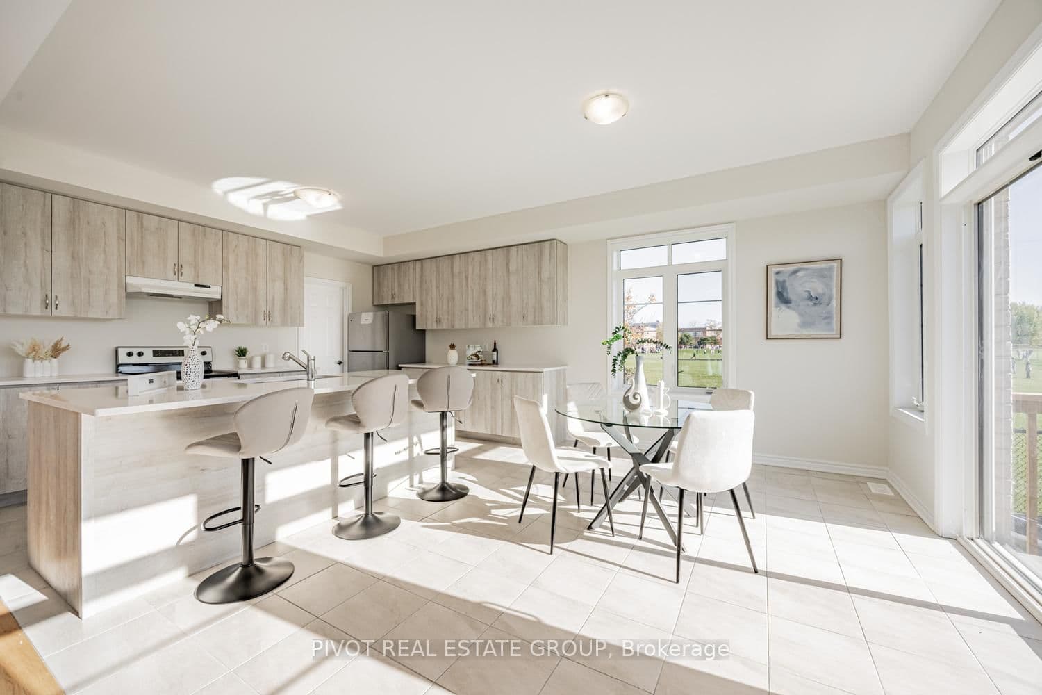 Detached at 32 Waterfront Crescent, Whitby, ON - Photo 6 - RE/MAX Garden City Realty