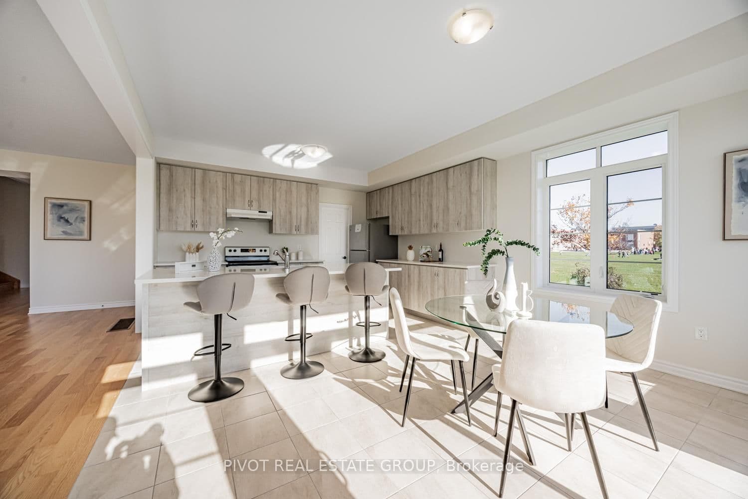 Detached at 32 Waterfront Crescent, Whitby, ON - Photo 7 - RE/MAX Garden City Realty