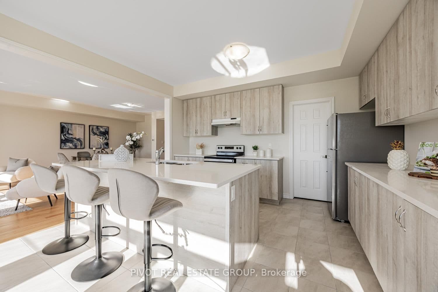 Detached at 32 Waterfront Crescent, Whitby, ON - Photo 9 - RE/MAX Garden City Realty