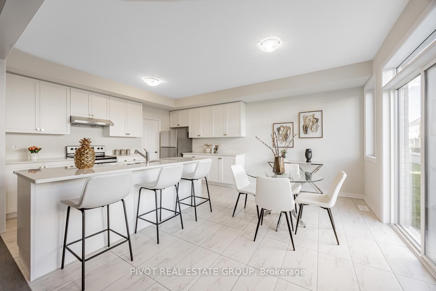 Detached at 12 Waterfront Crescent, Whitby, ON - Photo 15 - RE/MAX Garden City Realty