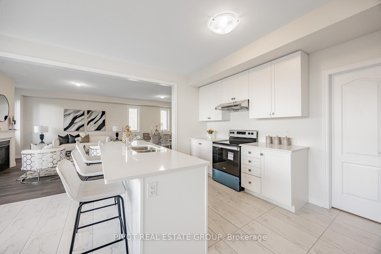 Detached at 12 Waterfront Crescent, Whitby, ON - Photo 17 - RE/MAX Garden City Realty