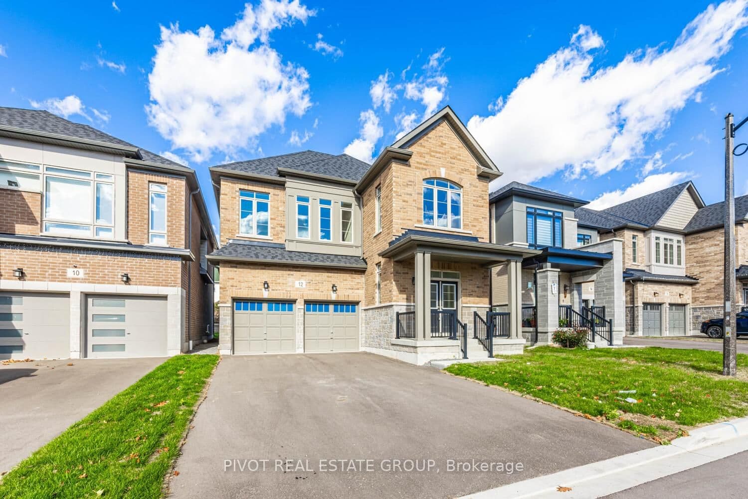 Detached at 12 Waterfront Crescent, Whitby, ON - Photo 3 - RE/MAX Garden City Realty