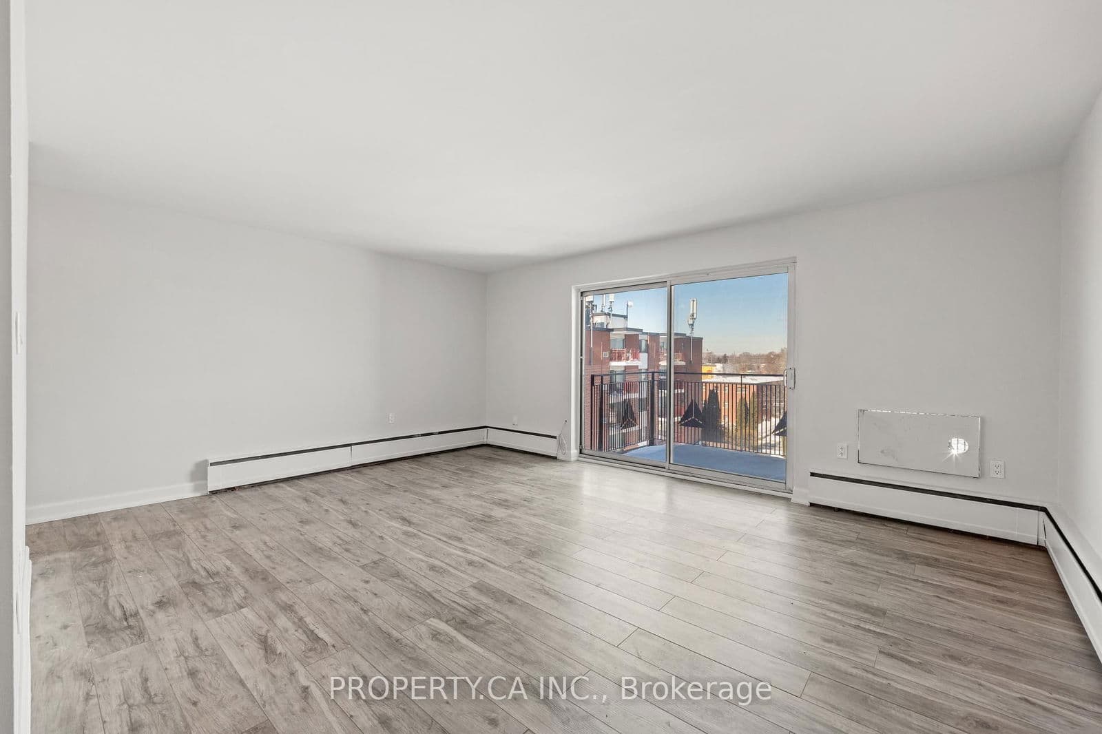 Multiplex at 607- 1055 Victoria Park Avenue, Toronto, ON - Photo 5 - RE/MAX Garden City Realty