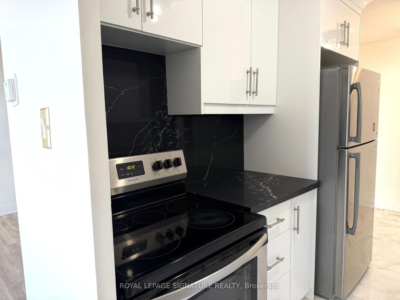 Condo Apartment at 1503- 270 Palmdale Drive, Toronto, ON - Photo 4 - RE/MAX Garden City Realty