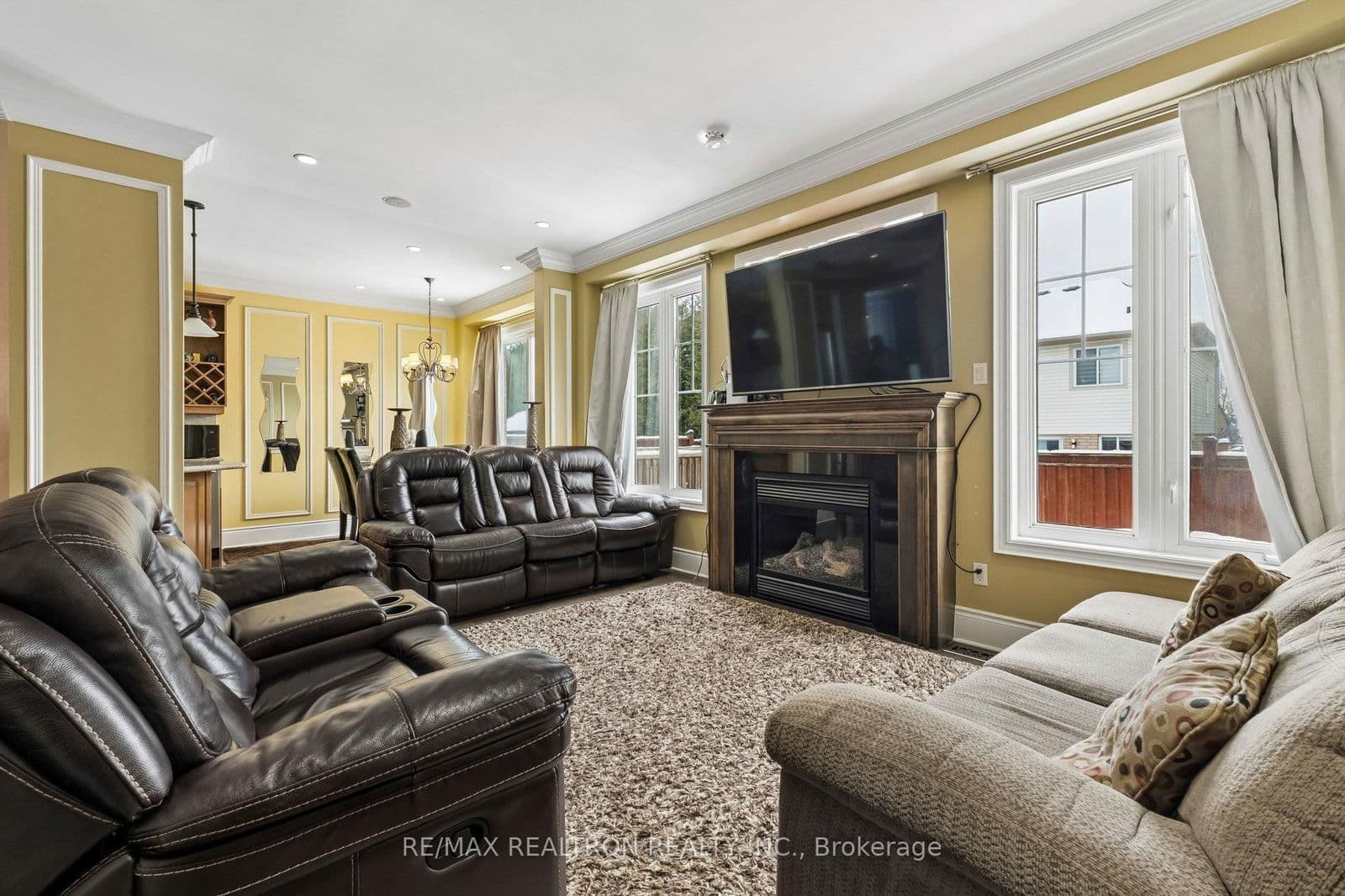 Detached at 616 Fleetwood Drive, Oshawa, ON - Photo 11 - RE/MAX Garden City Realty