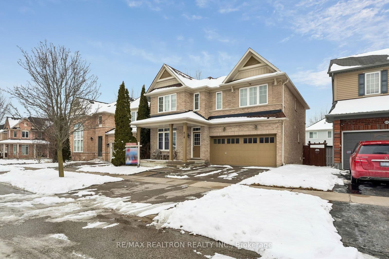 Detached at 616 Fleetwood Drive, Oshawa, ON - Photo 2 - RE/MAX Garden City Realty