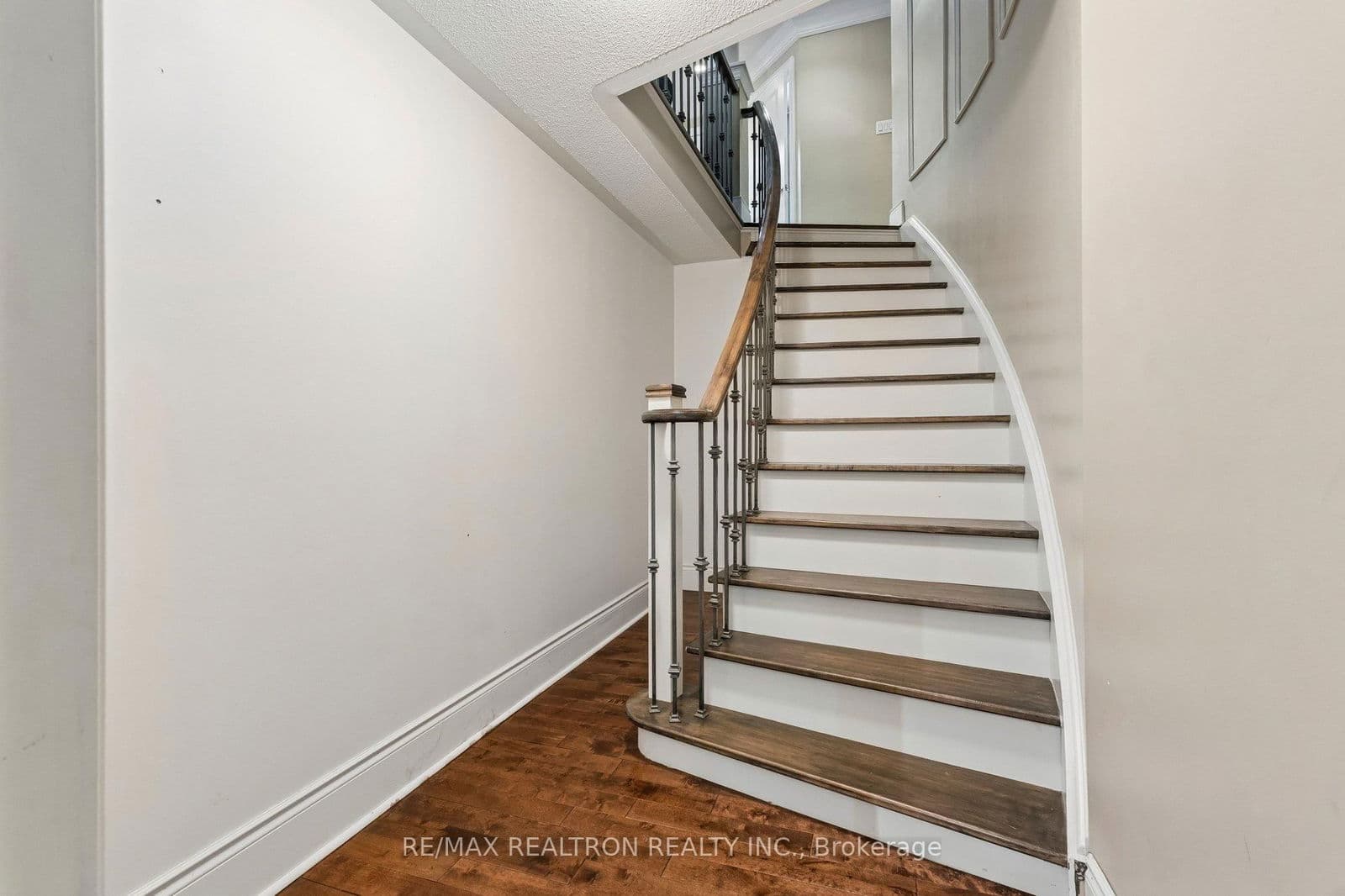 Detached at 616 Fleetwood Drive, Oshawa, ON - Photo 39 - RE/MAX Garden City Realty