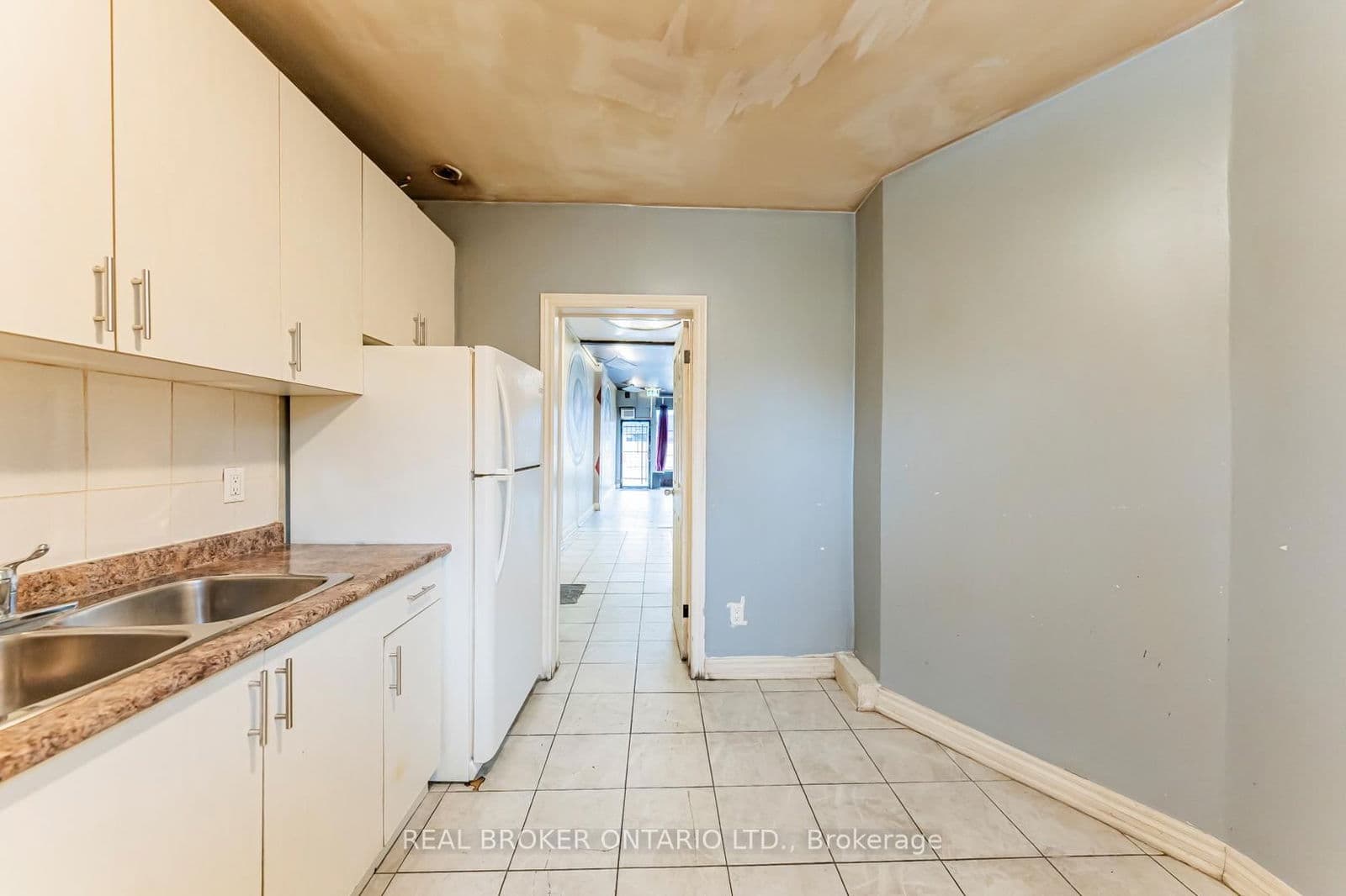 Store W Apt/Office at 3212 Danforth Avenue, Toronto, ON - Photo 7 - RE/MAX Garden City Realty