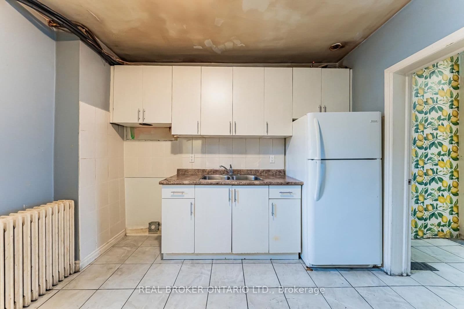 Store W Apt/Office at 3212 Danforth Avenue, Toronto, ON - Photo 8 - RE/MAX Garden City Realty