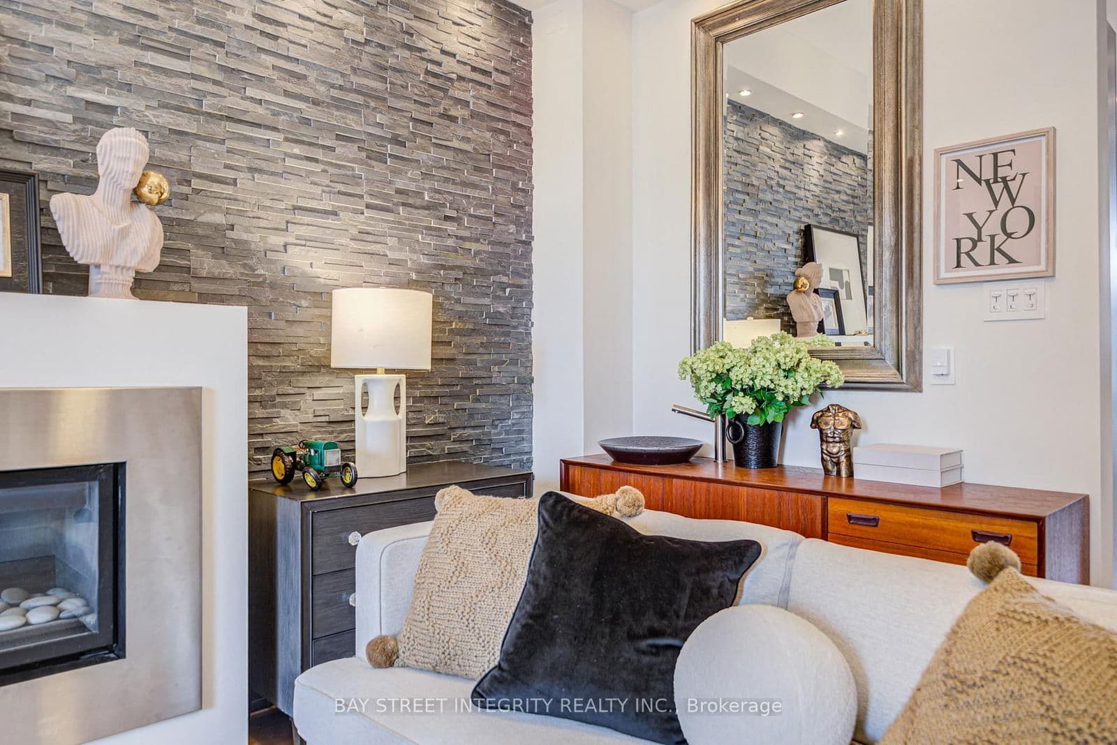 Semi-Detached at 17 Frankdale Avenue, Toronto, ON - Photo 5 - RE/MAX Garden City Realty