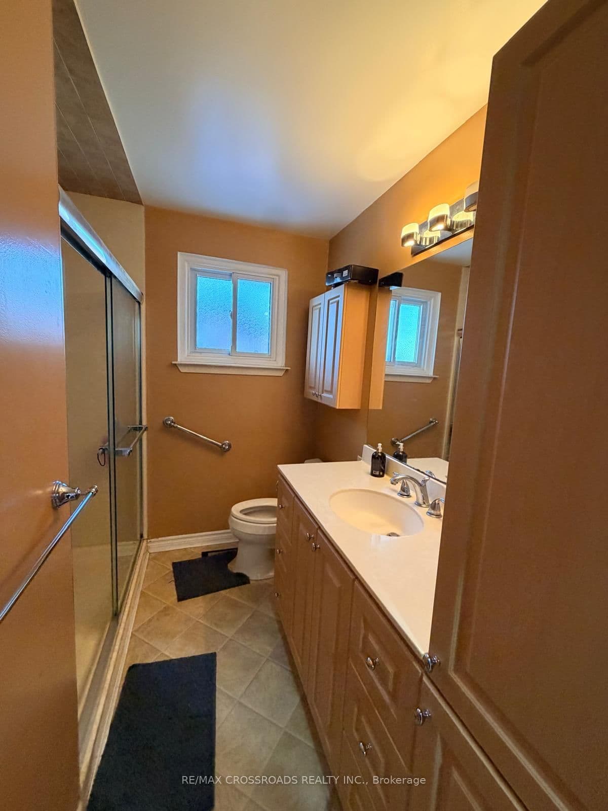 Detached at 804 Fairview Avenue, Pickering, ON - Photo 7 - RE/MAX Garden City Realty