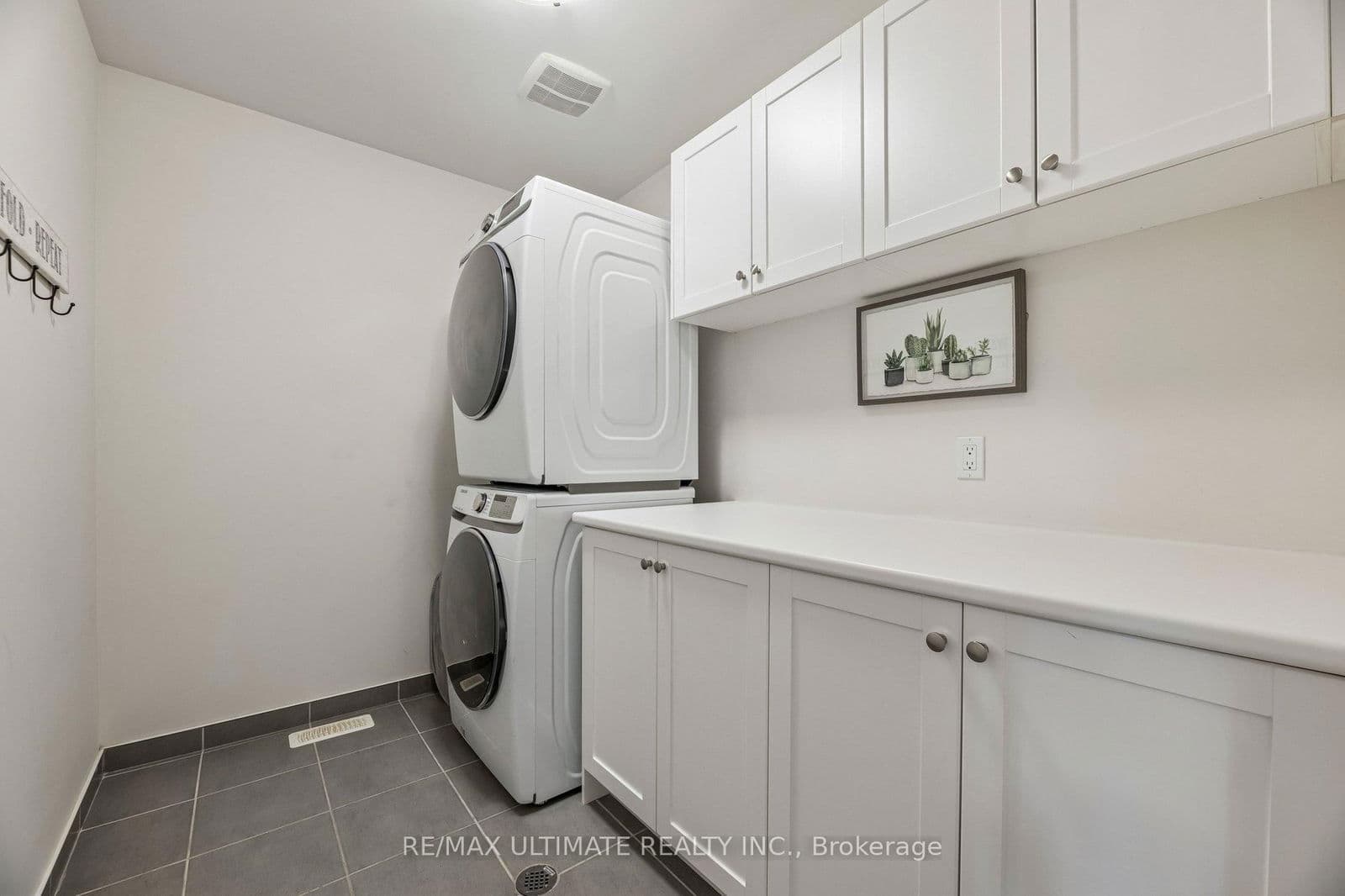 Att/Row/Townhouse at 1825 Silverstone Crescent, Oshawa, ON - Photo 25 - RE/MAX Garden City Realty