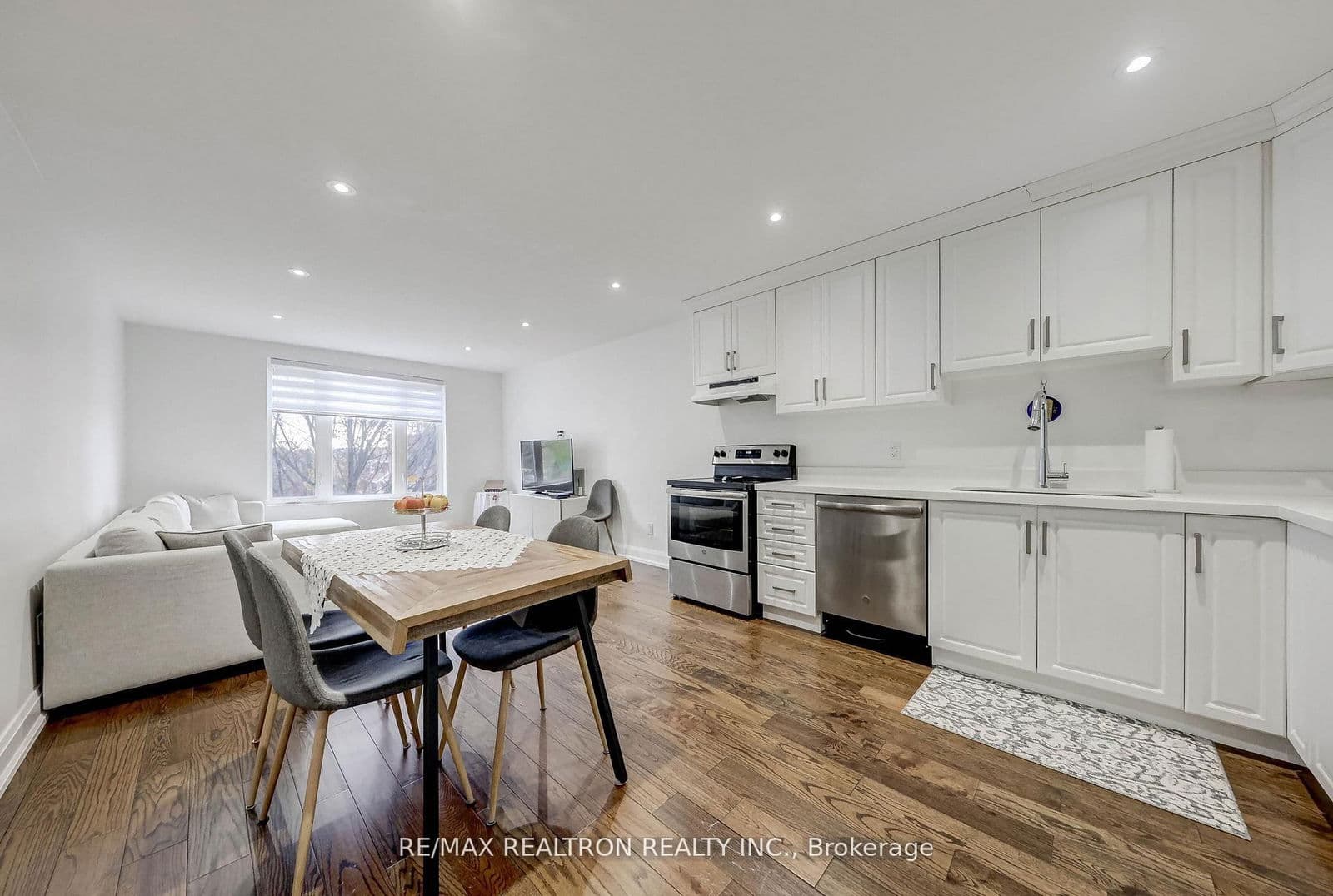 Commercial Retail at 1924 Danforth Avenue, Toronto, ON - Photo 11 - RE/MAX Garden City Realty