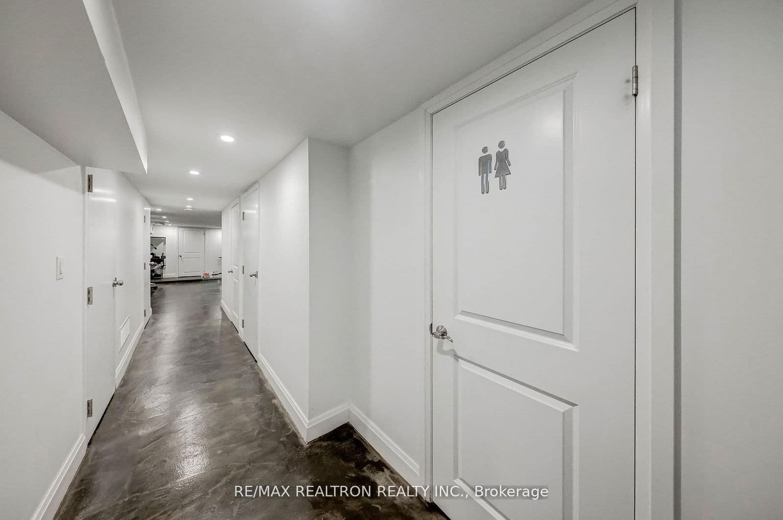 Commercial Retail at 1924 Danforth Avenue, Toronto, ON - Photo 7 - RE/MAX Garden City Realty