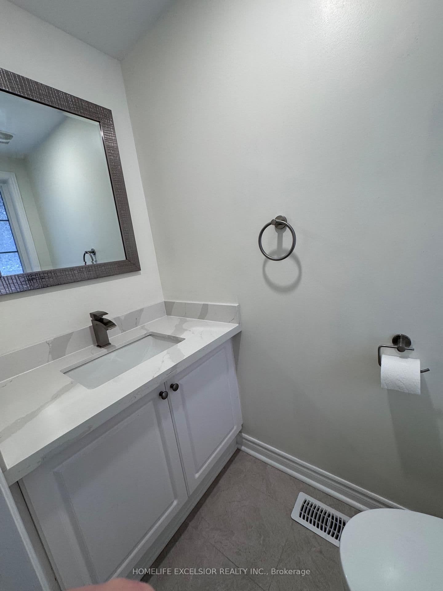 Att/Row/Townhouse at 101 Prince Charles Way, Markham, ON - Photo 4 - RE/MAX Garden City Realty