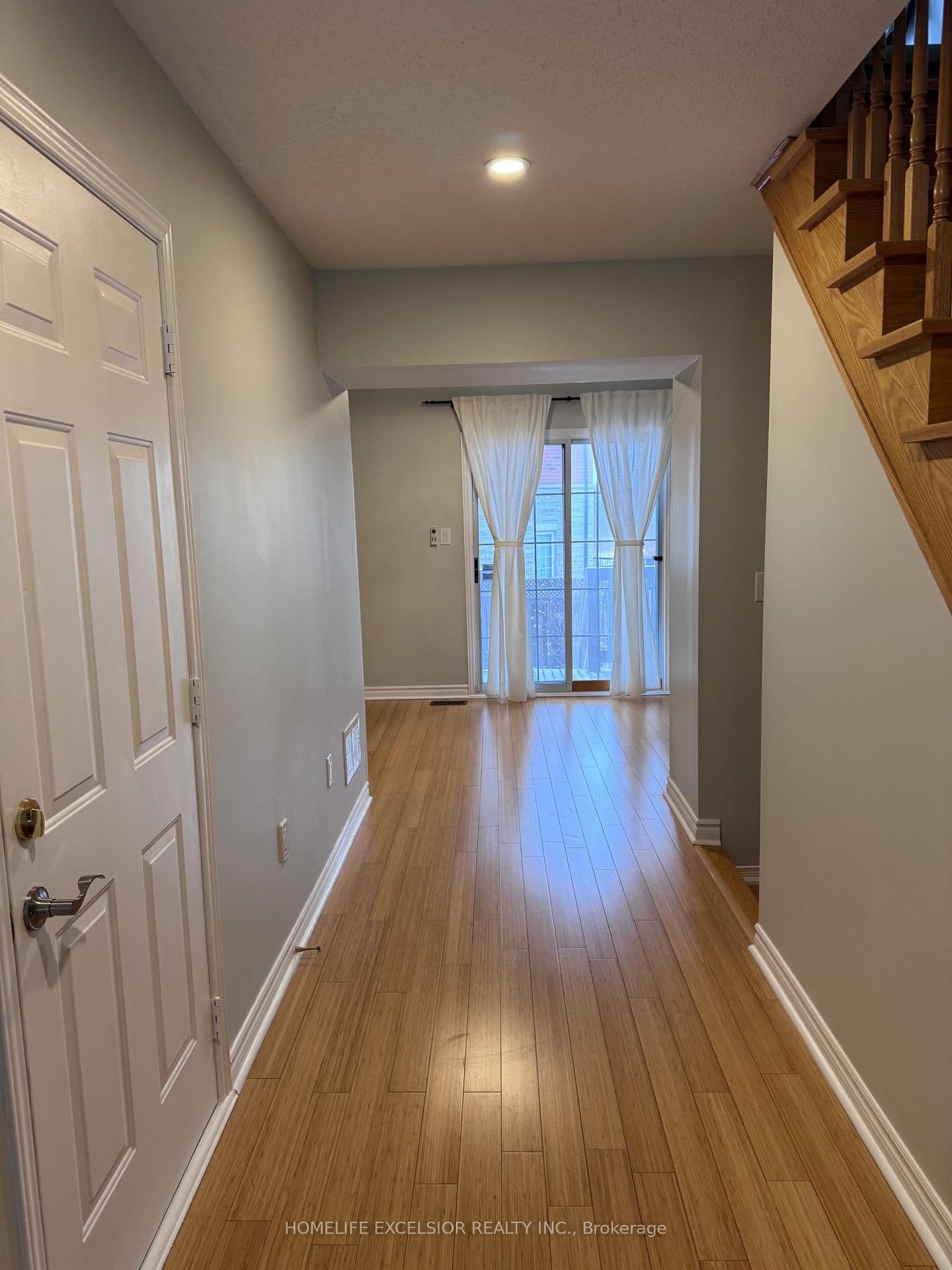 Att/Row/Townhouse at 101 Prince Charles Way, Markham, ON - Photo 5 - RE/MAX Garden City Realty