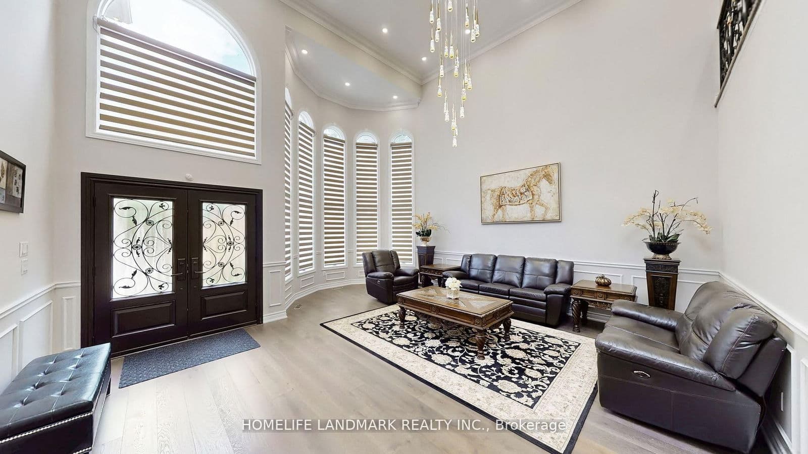 Detached at 16 Crescentview Road, Richmond Hill, ON - Photo 4 - RE/MAX Garden City Realty