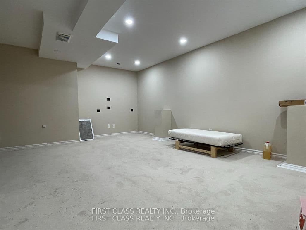 Att/Row/Townhouse at 157 Selkirk Drive, Richmond Hill, ON - Photo 12 - RE/MAX Garden City Realty