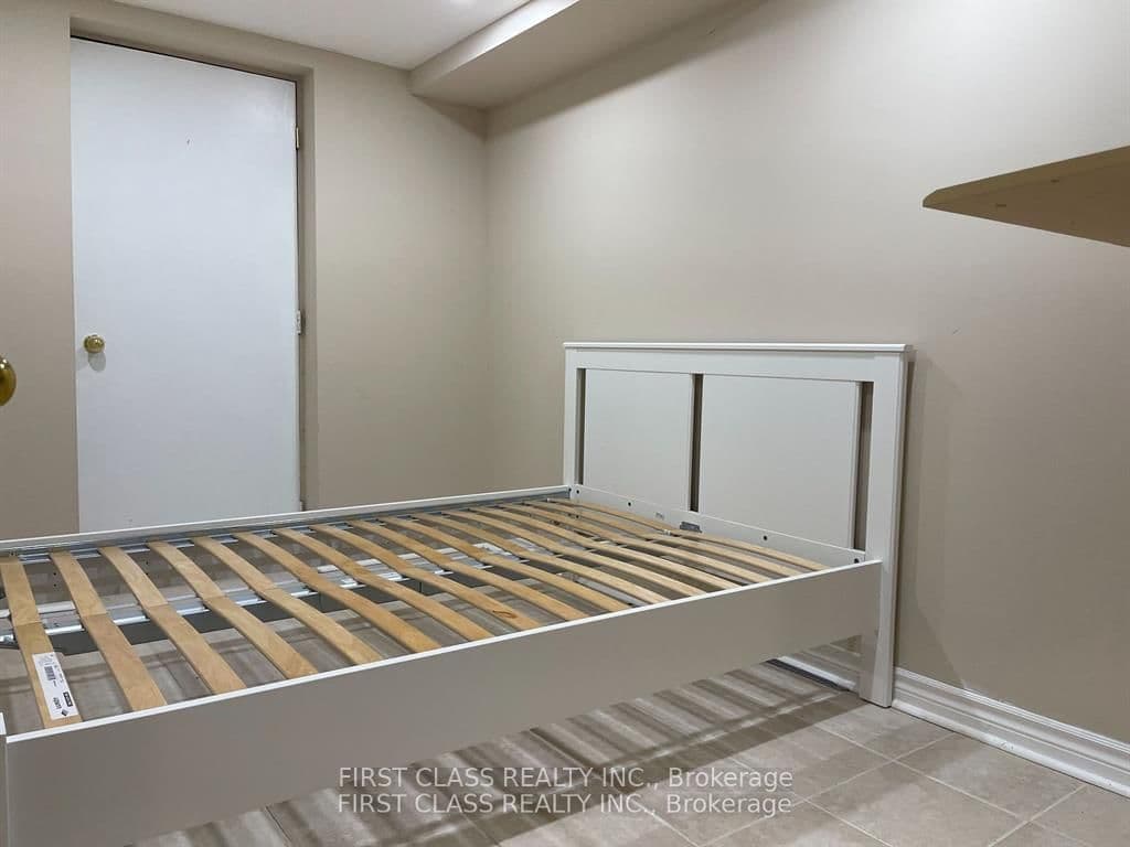 Att/Row/Townhouse at 157 Selkirk Drive, Richmond Hill, ON - Photo 14 - RE/MAX Garden City Realty