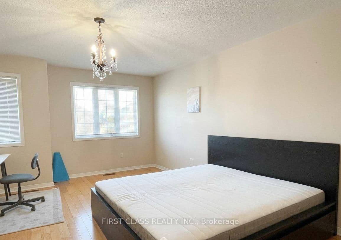 Att/Row/Townhouse at 157 Selkirk Drive, Richmond Hill, ON - Photo 4 - RE/MAX Garden City Realty