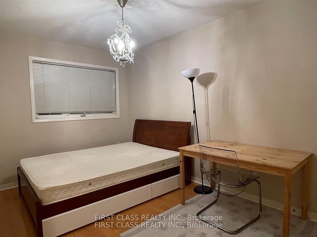 Att/Row/Townhouse at 157 Selkirk Drive, Richmond Hill, ON - Photo 5 - RE/MAX Garden City Realty