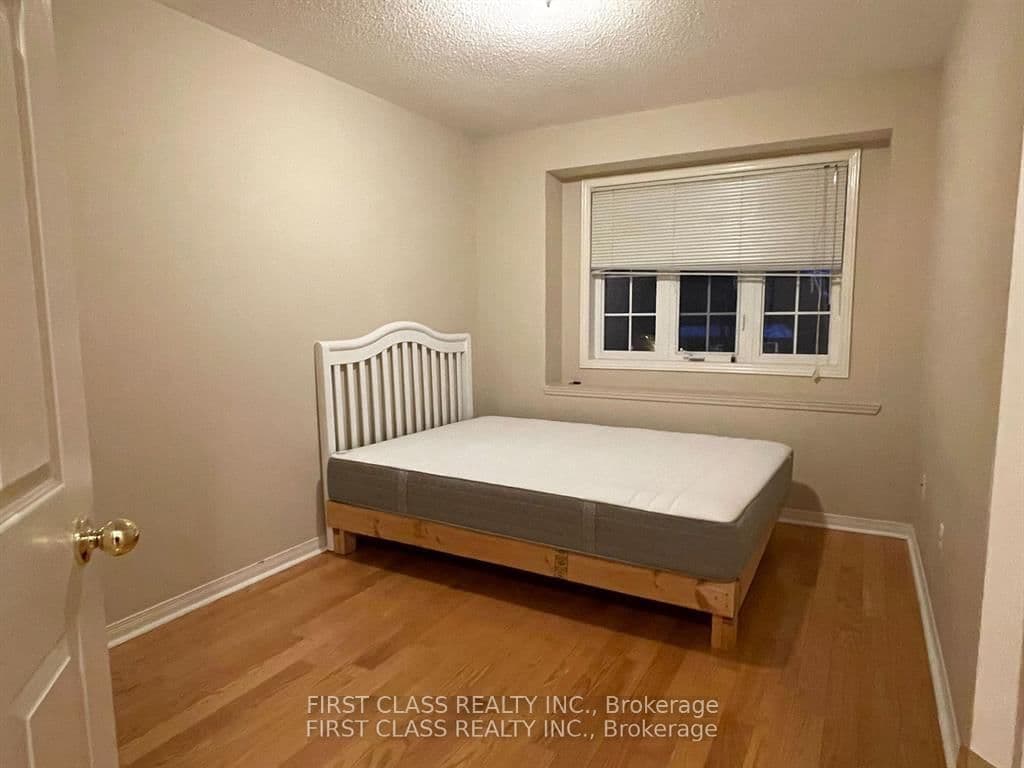 Att/Row/Townhouse at 157 Selkirk Drive, Richmond Hill, ON - Photo 6 - RE/MAX Garden City Realty