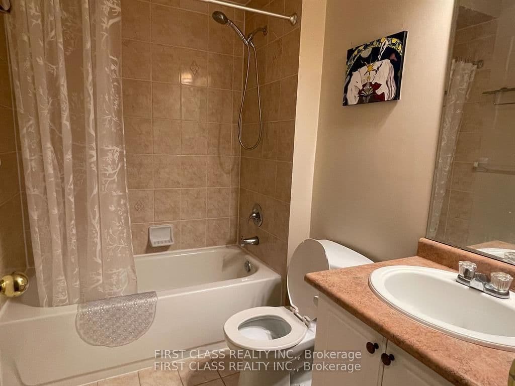 Att/Row/Townhouse at 157 Selkirk Drive, Richmond Hill, ON - Photo 9 - RE/MAX Garden City Realty