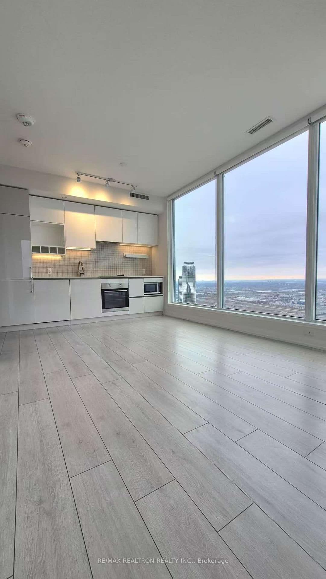 Condo Apartment at 5010- 898 Portage Parkway, Vaughan, ON - Photo 1 - RE/MAX Garden City Realty