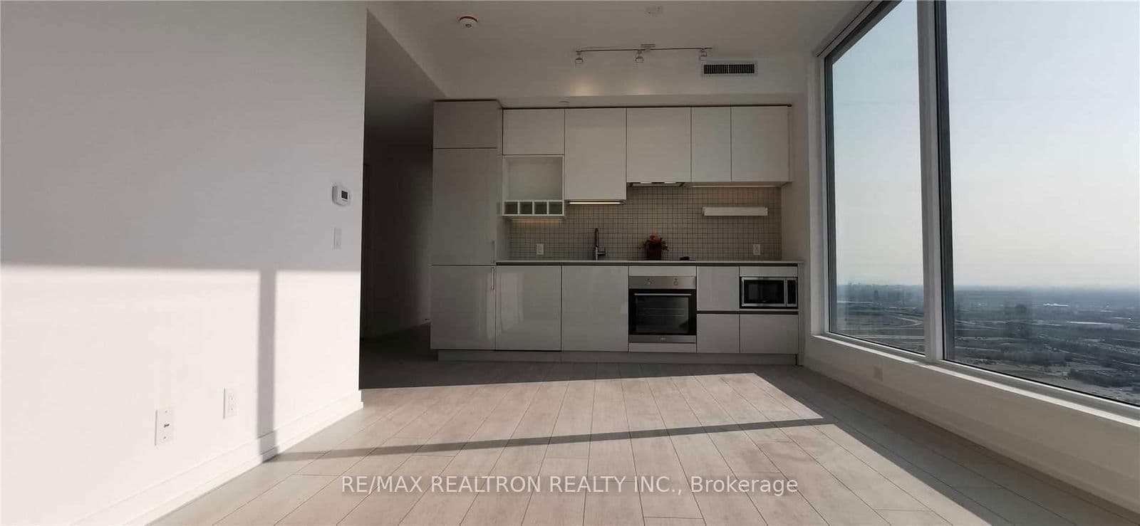 Condo Apartment at 5010- 898 Portage Parkway, Vaughan, ON - Photo 2 - RE/MAX Garden City Realty