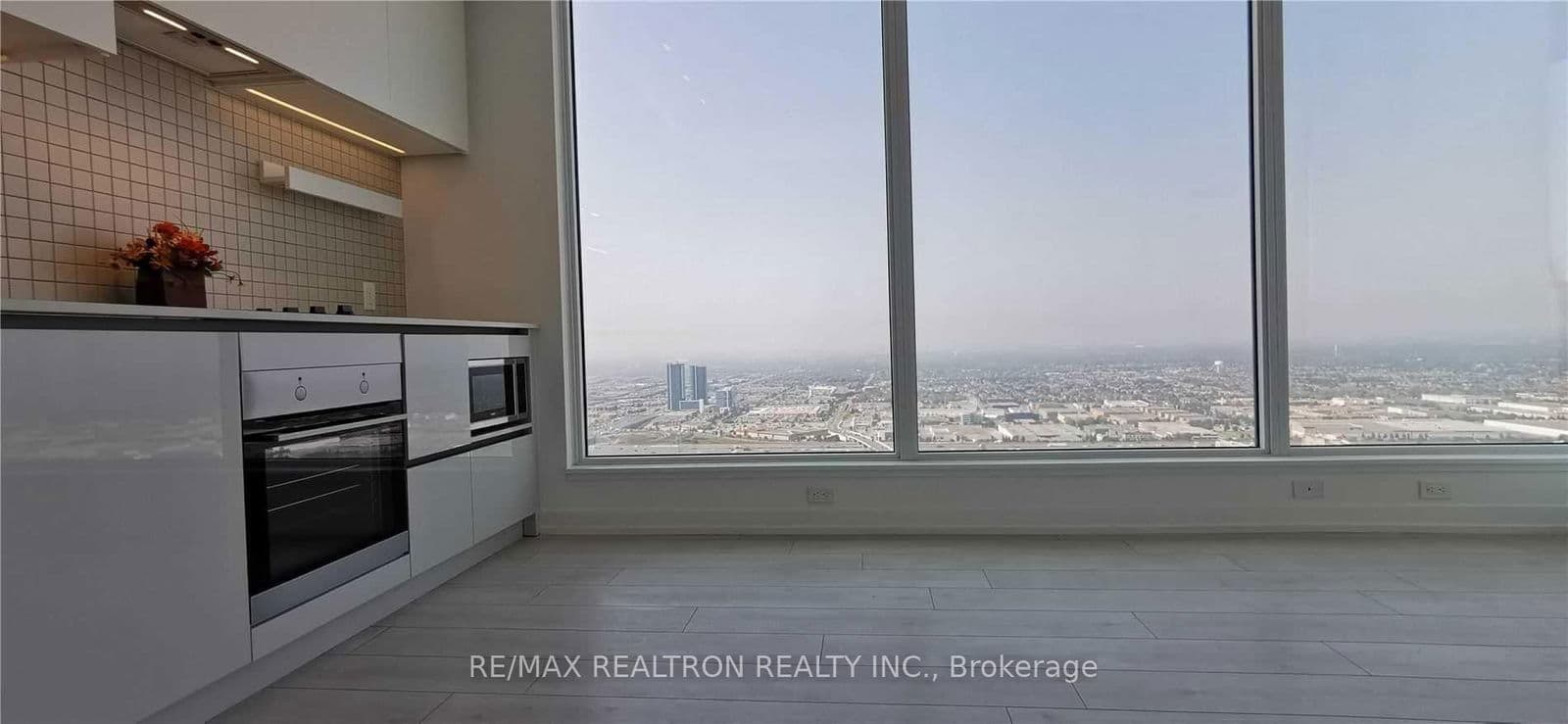 Condo Apartment at 5010- 898 Portage Parkway, Vaughan, ON - Photo 3 - RE/MAX Garden City Realty